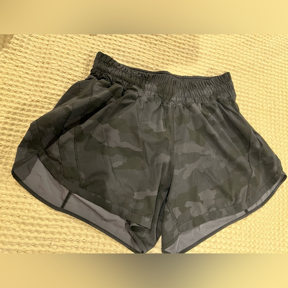 LULULEMON Track that mid-rise lined short 5” - size 10